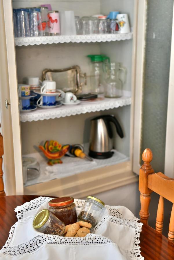 Grandmas Guest House 이드라 외부 사진