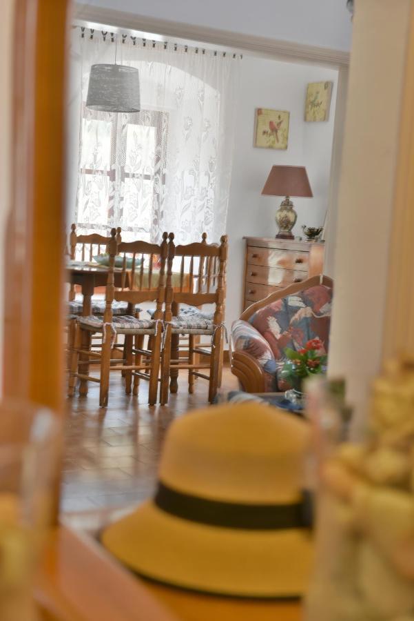 Grandmas Guest House 이드라 외부 사진