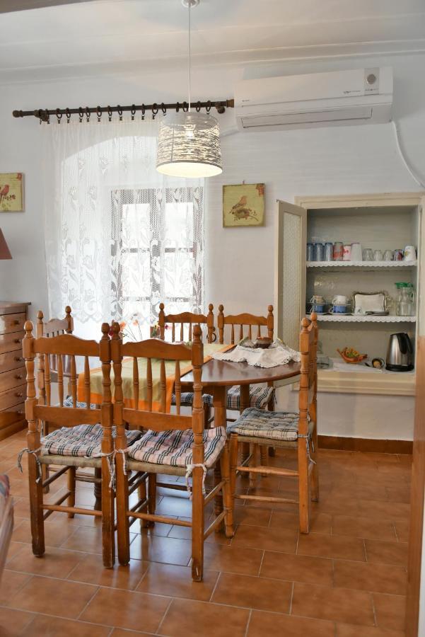 Grandmas Guest House 이드라 외부 사진