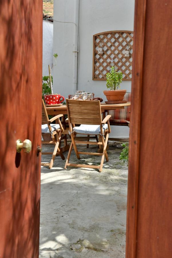 Grandmas Guest House 이드라 외부 사진