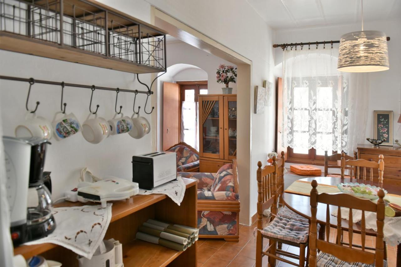 Grandmas Guest House 이드라 외부 사진